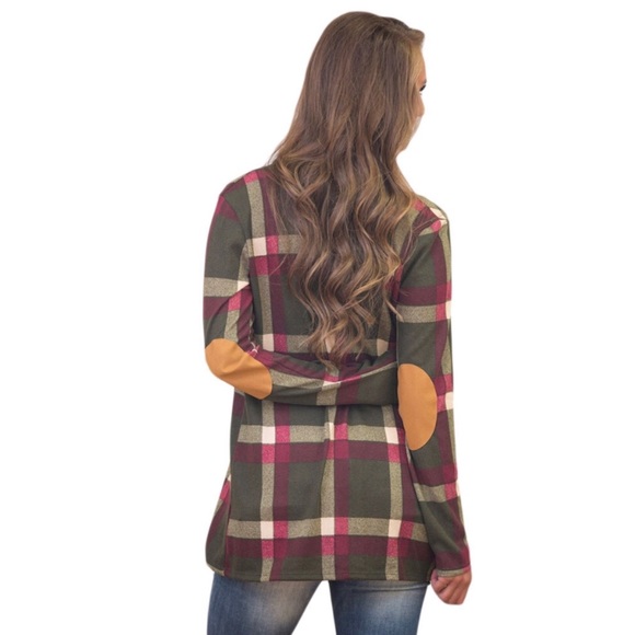 πHPπ1 LEFT: SMπOlive Plaid Elbow Patch Cardigan - Picture 3 of 5